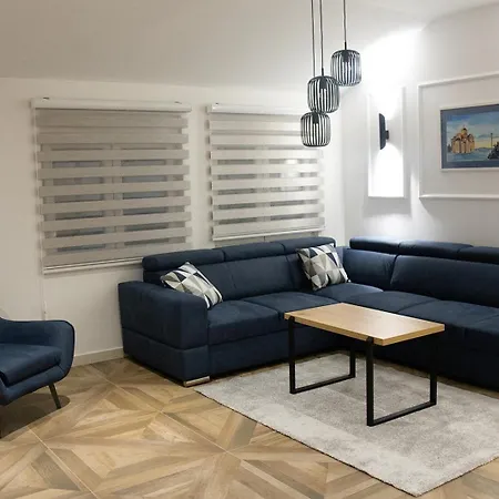 Sunny Hill Apartment *