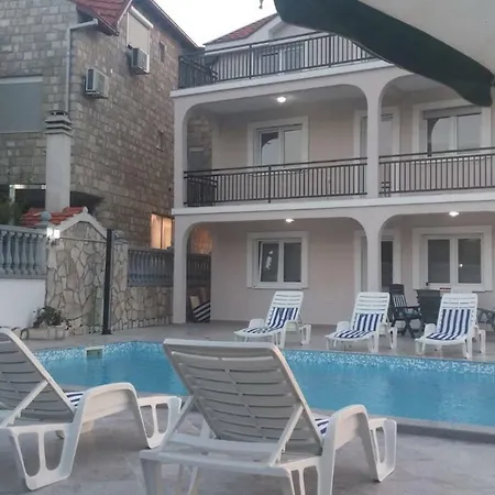 Sunny Hill Guest house *
